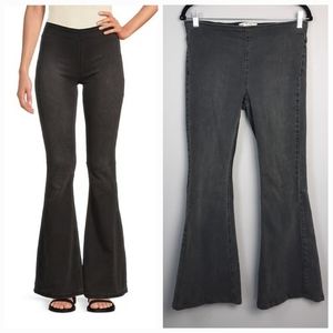 Free People Gummy Flared Leg Mid Rise Pull On Stretch Jeans size 29